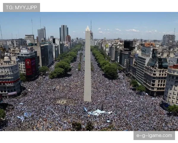 斯卡洛尼战术体系日趋成熟，阿根廷队稳健表现点燃球迷期待