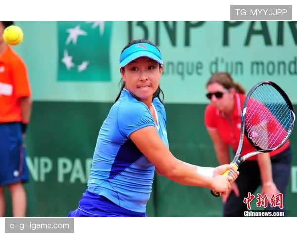 彭帅这生活真是天壤之别，赛场上女王级，出门却像普通邻家大姐？